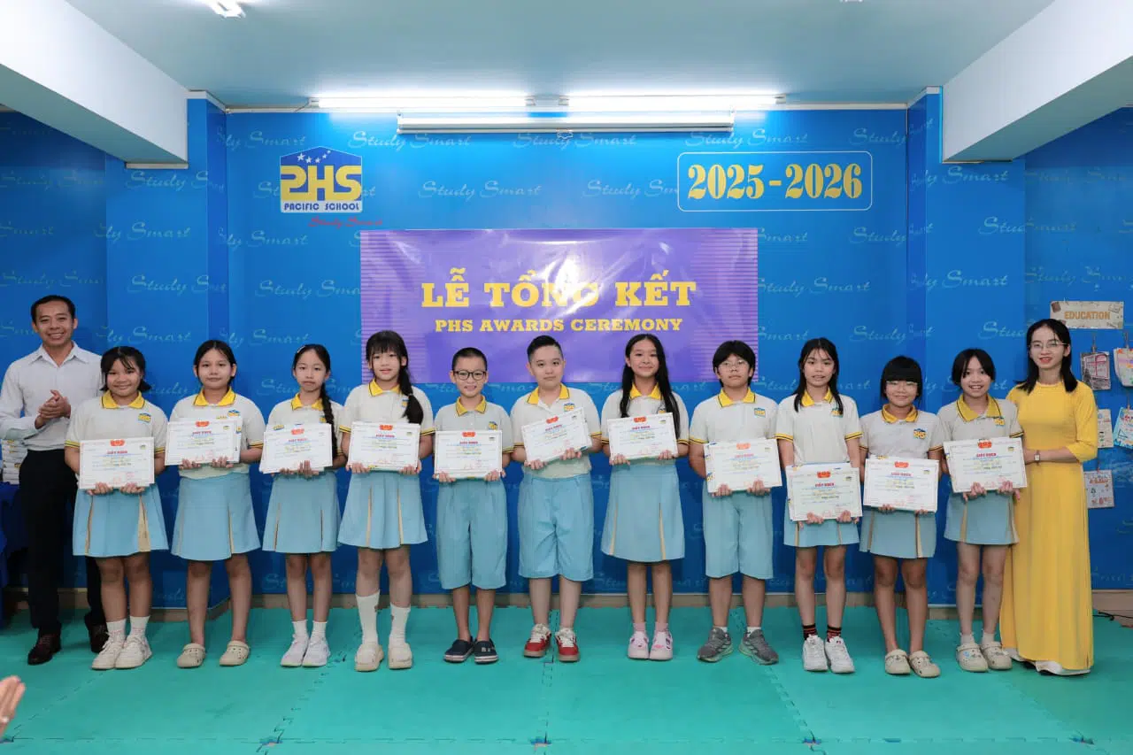 KHI NIỀM VUI NỞ HOA