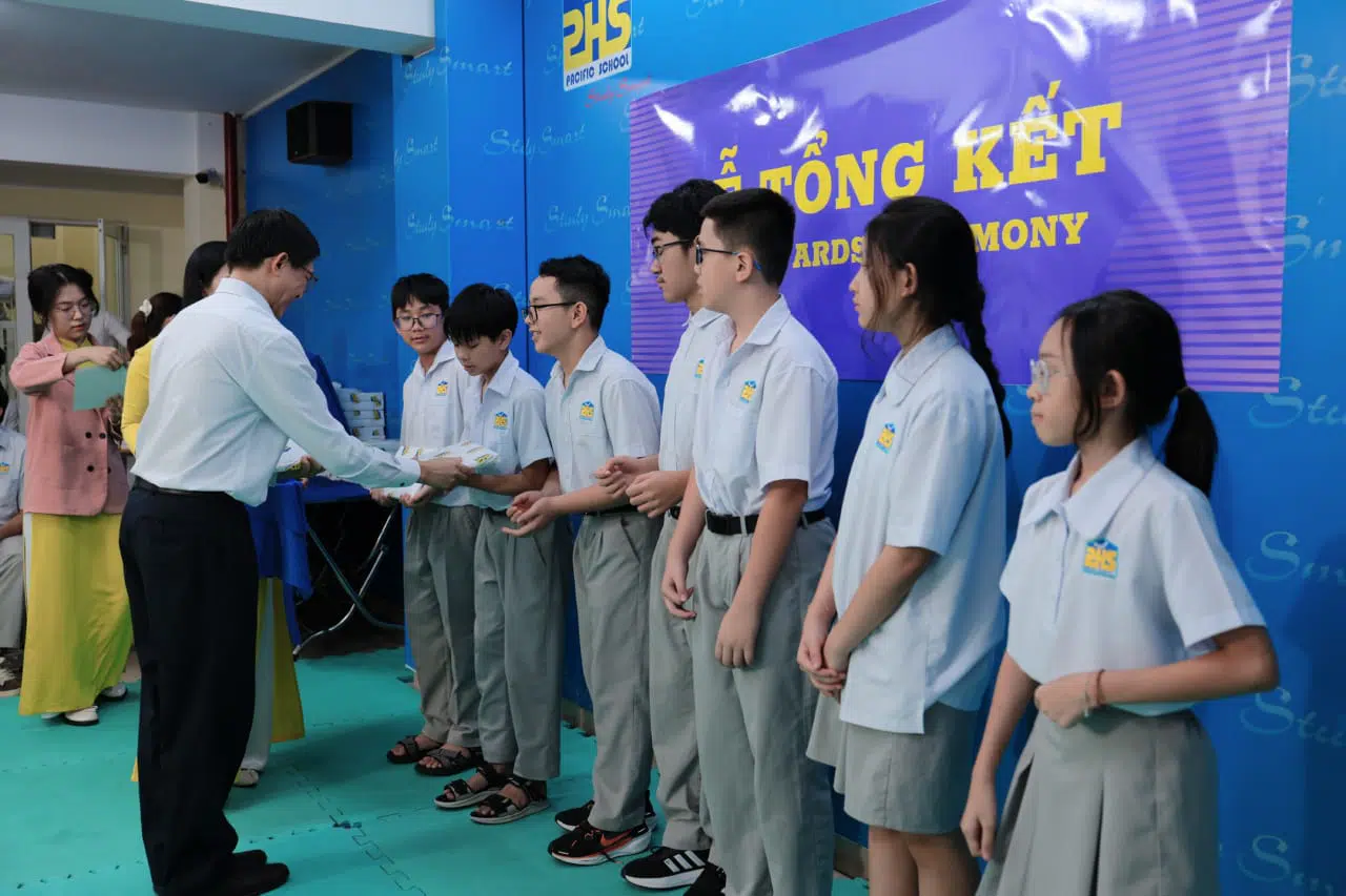KHI NIỀM VUI NỞ HOA