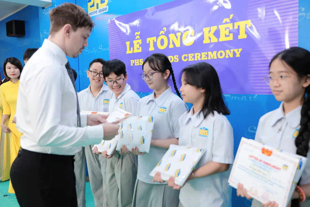KHI NIỀM VUI NỞ HOA