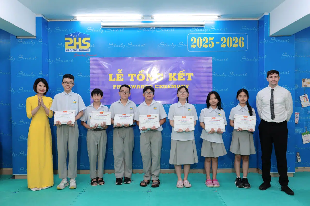 KHI NIỀM VUI NỞ HOA