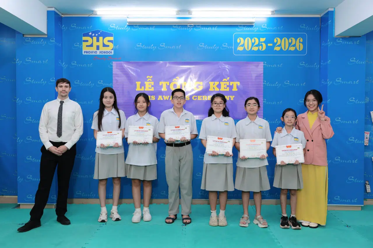 KHI NIỀM VUI NỞ HOA