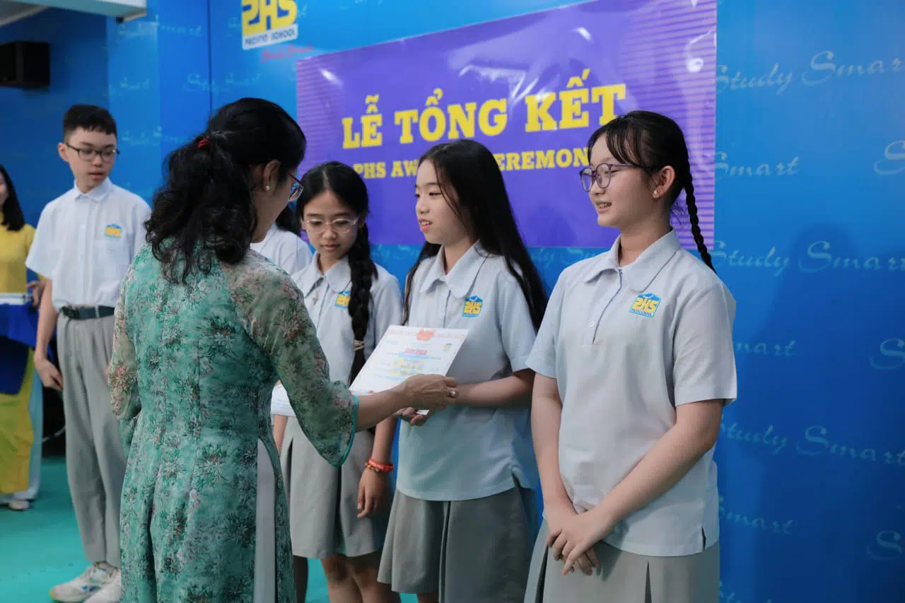 KHI NIỀM VUI NỞ HOA
