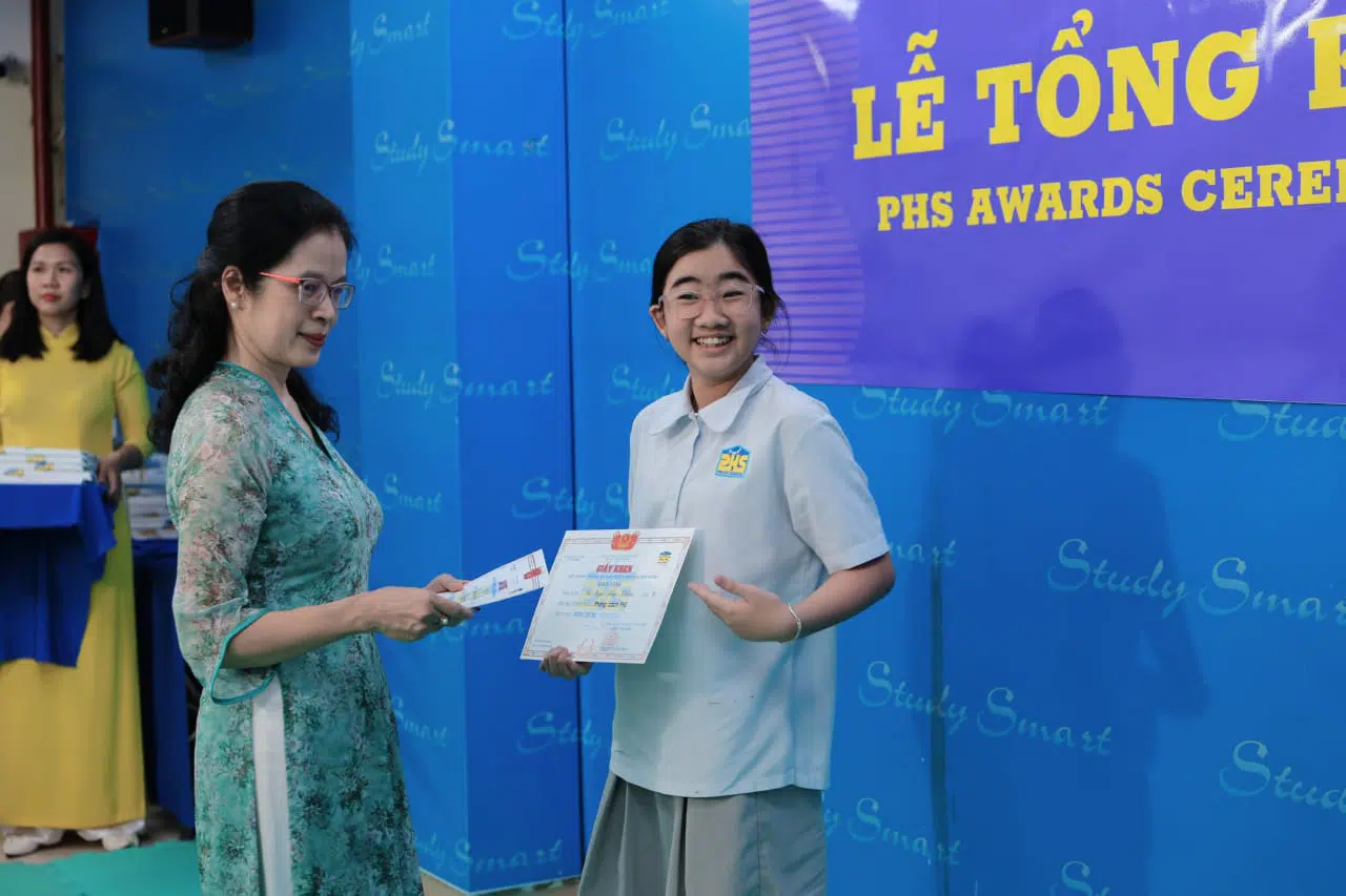 KHI NIỀM VUI NỞ HOA
