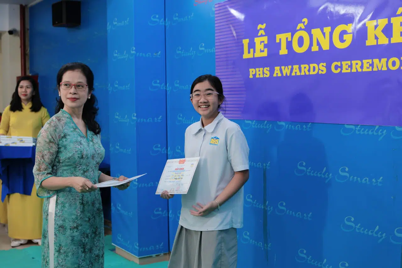 KHI NIỀM VUI NỞ HOA
