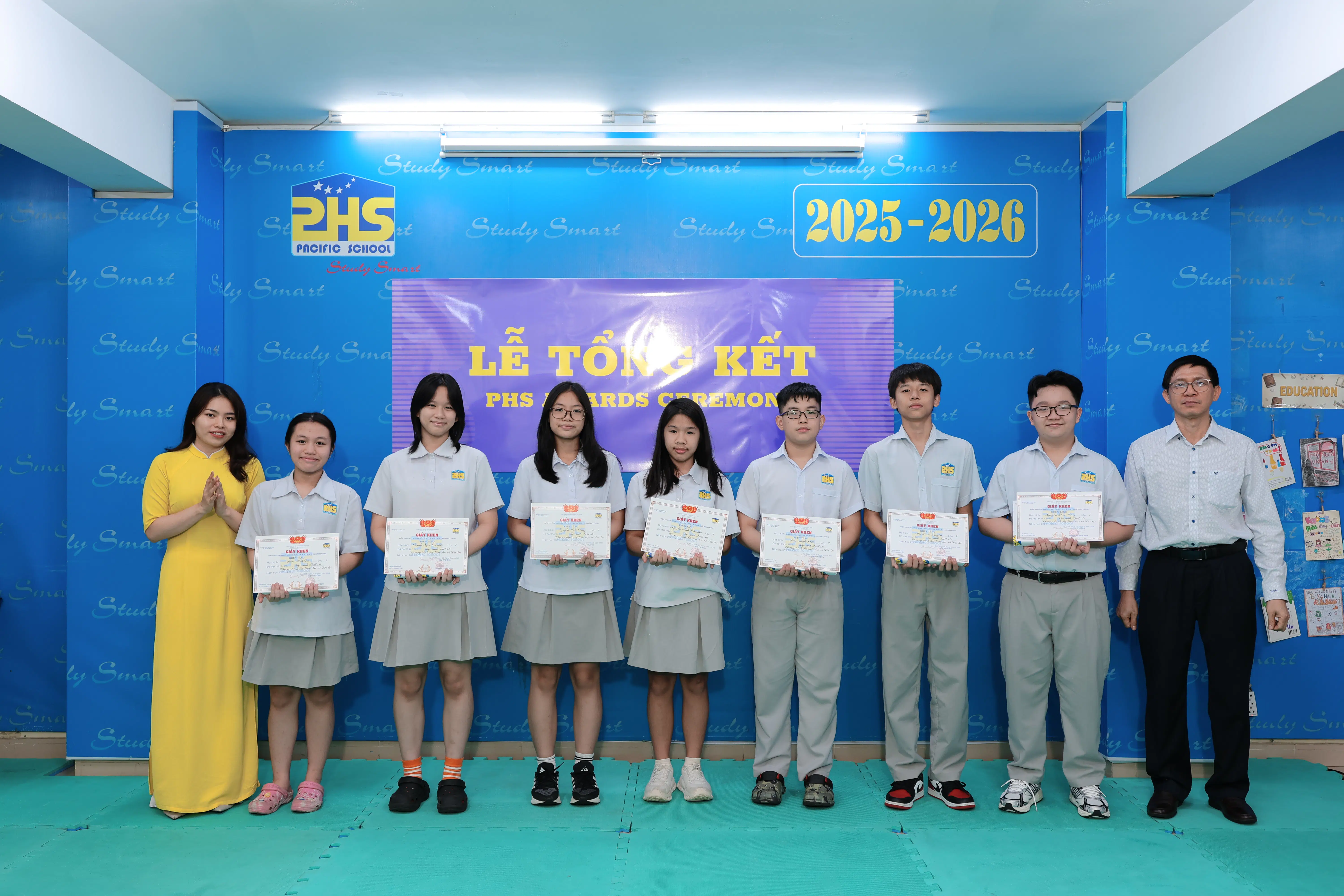 KHI NIỀM VUI NỞ HOA