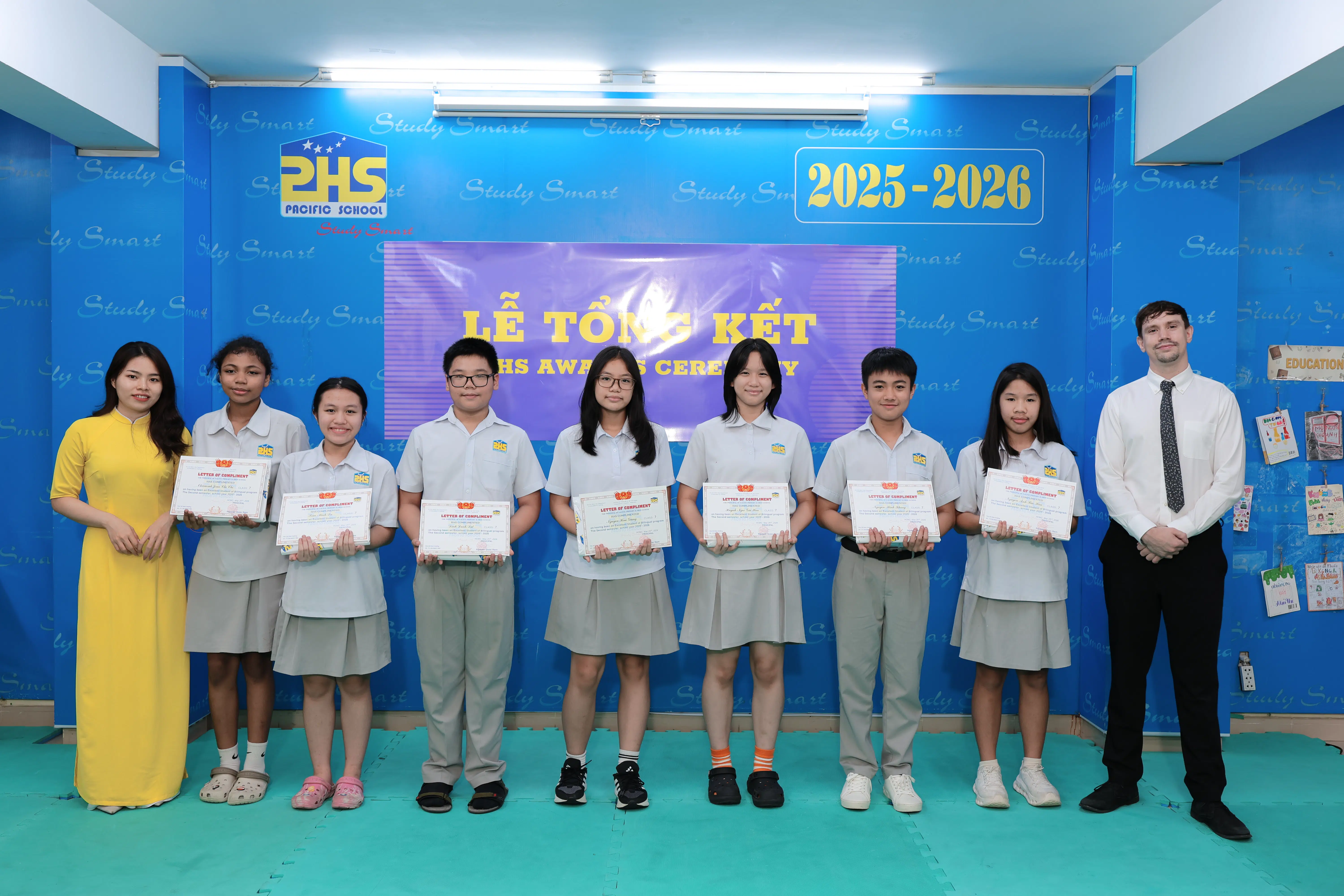 KHI NIỀM VUI NỞ HOA