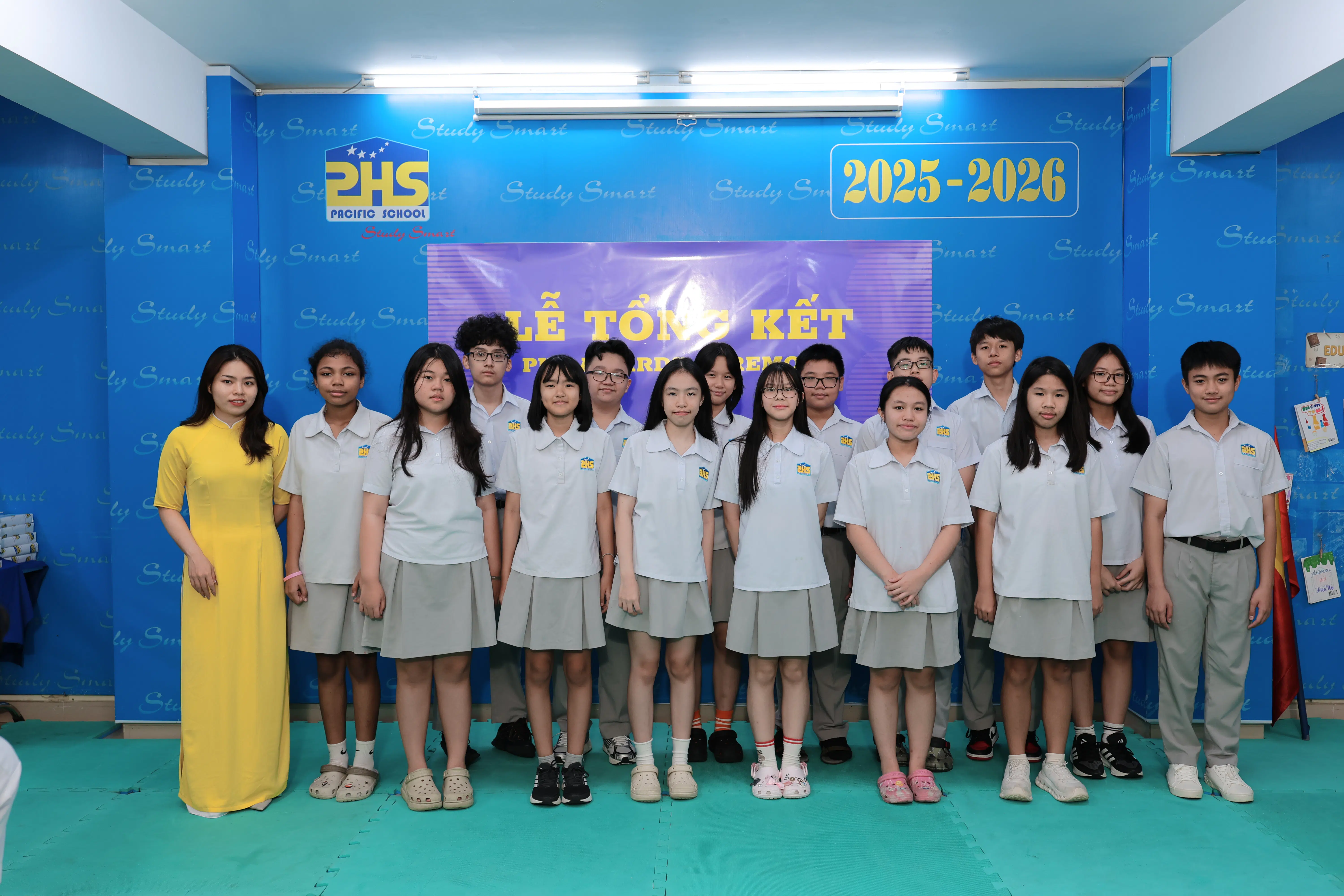 KHI NIỀM VUI NỞ HOA