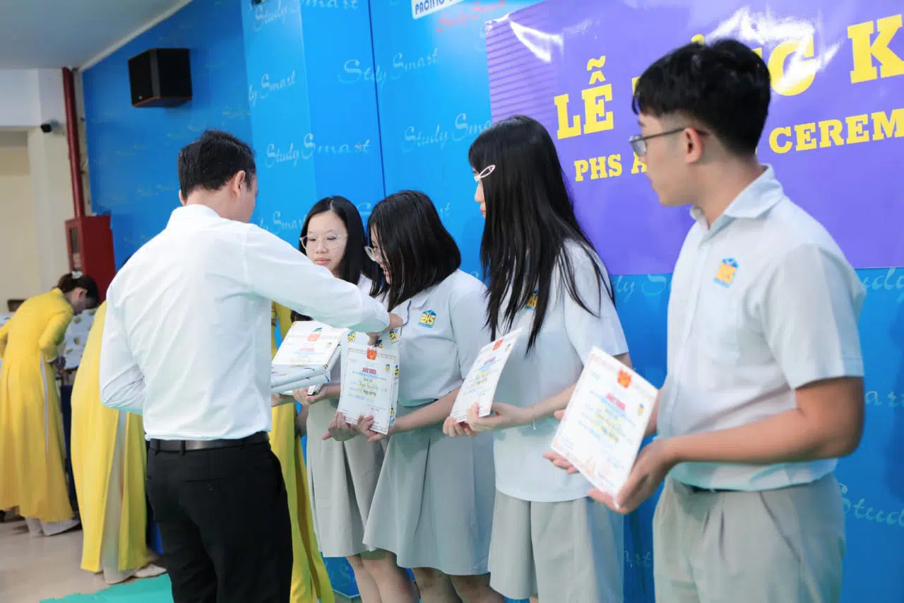 KHI NIỀM VUI NỞ HOA