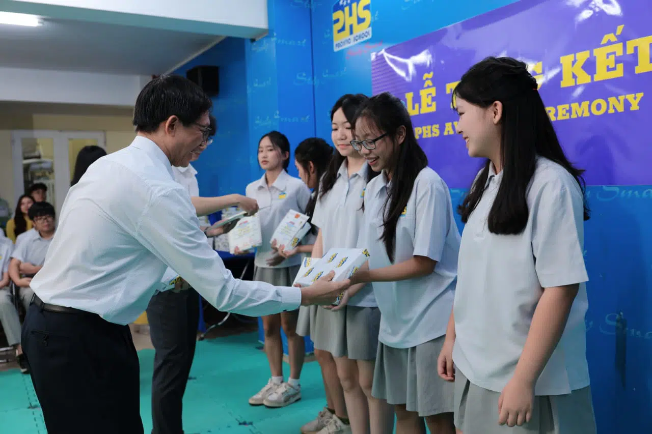KHI NIỀM VUI NỞ HOA