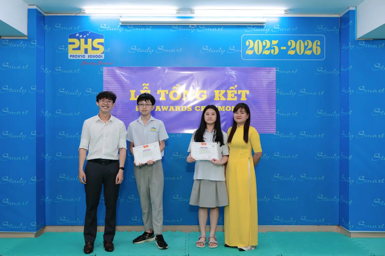 KHI NIỀM VUI NỞ HOA