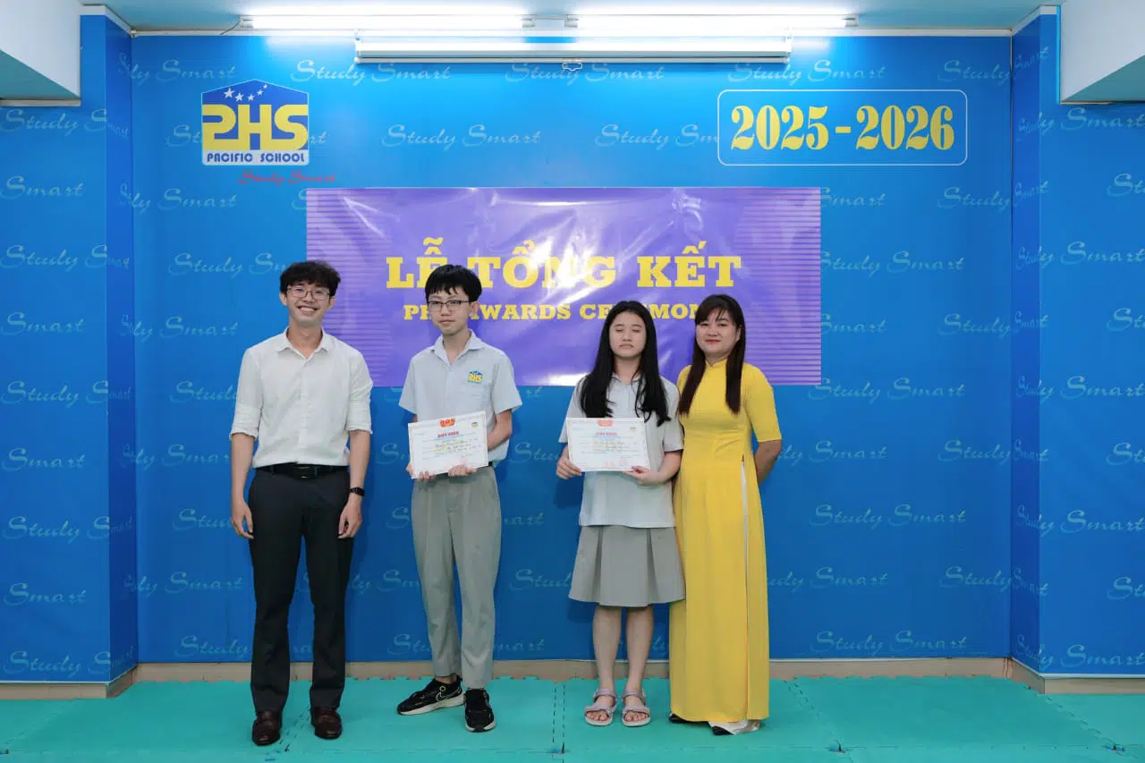 KHI NIỀM VUI NỞ HOA