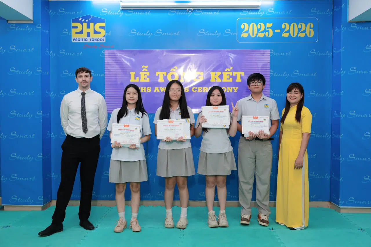KHI NIỀM VUI NỞ HOA