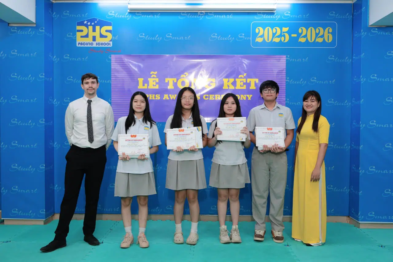 KHI NIỀM VUI NỞ HOA