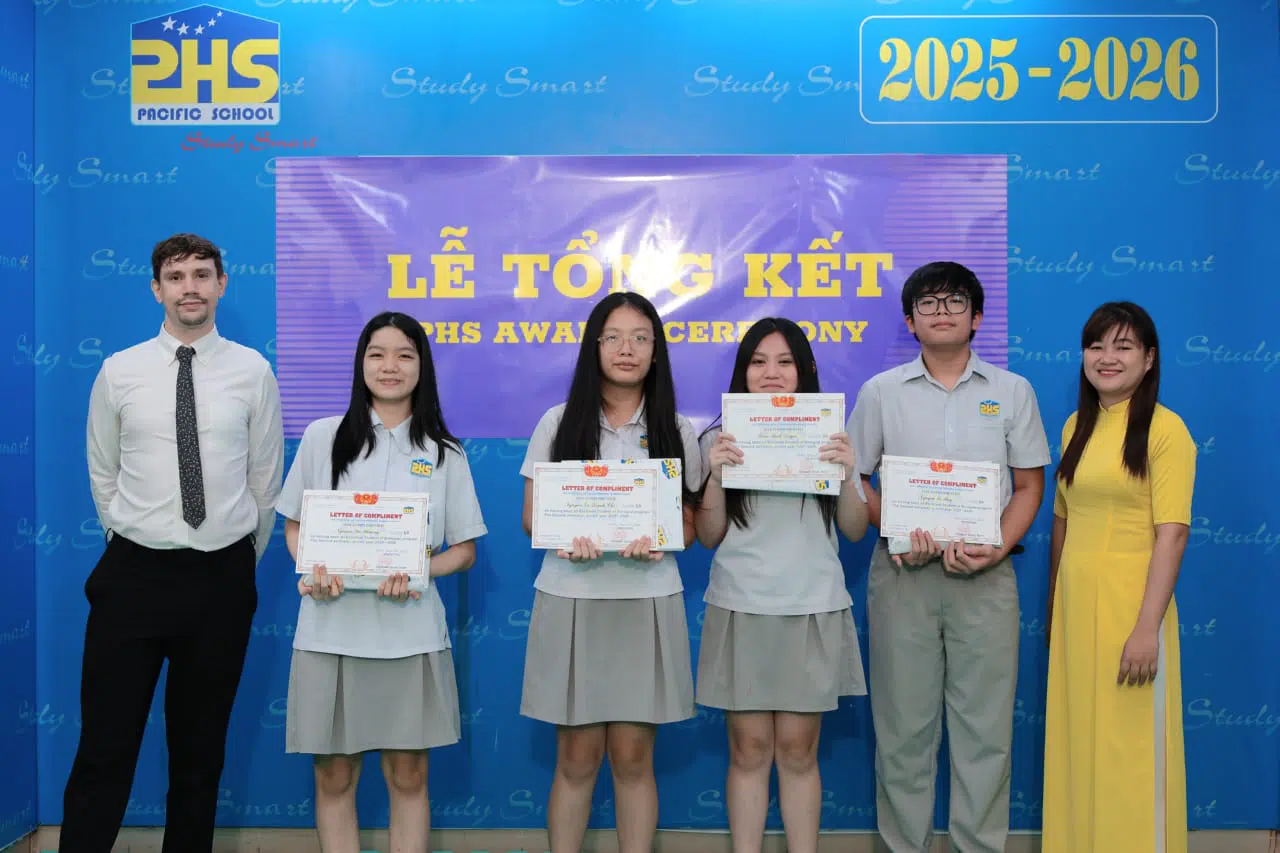 KHI NIỀM VUI NỞ HOA