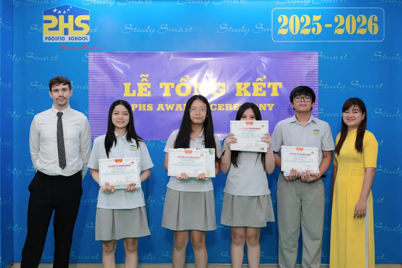KHI NIỀM VUI NỞ HOA