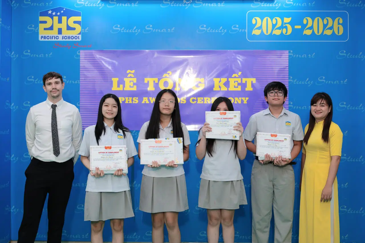 KHI NIỀM VUI NỞ HOA