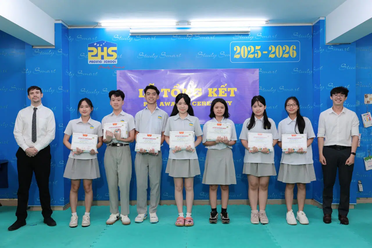 KHI NIỀM VUI NỞ HOA