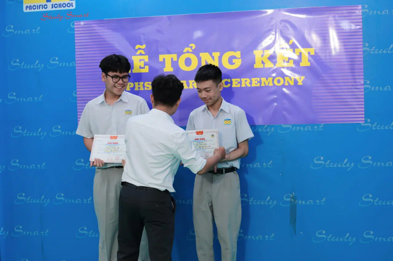 KHI NIỀM VUI NỞ HOA