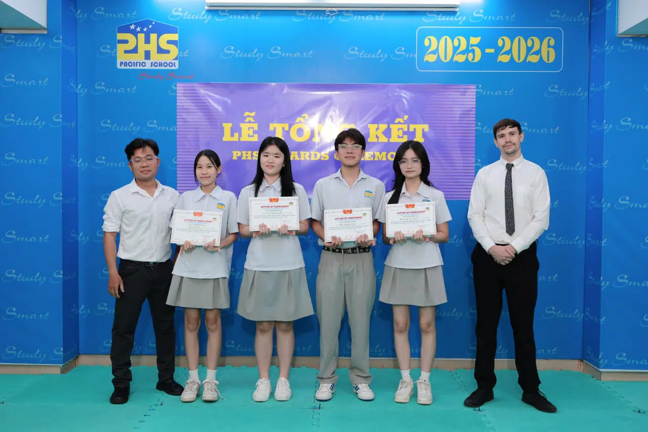 KHI NIỀM VUI NỞ HOA