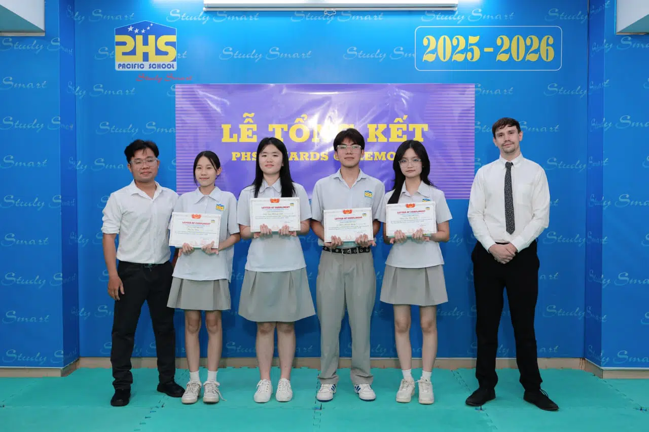 KHI NIỀM VUI NỞ HOA