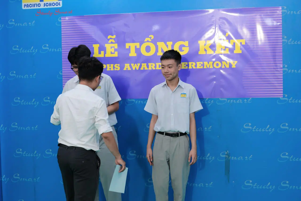 KHI NIỀM VUI NỞ HOA