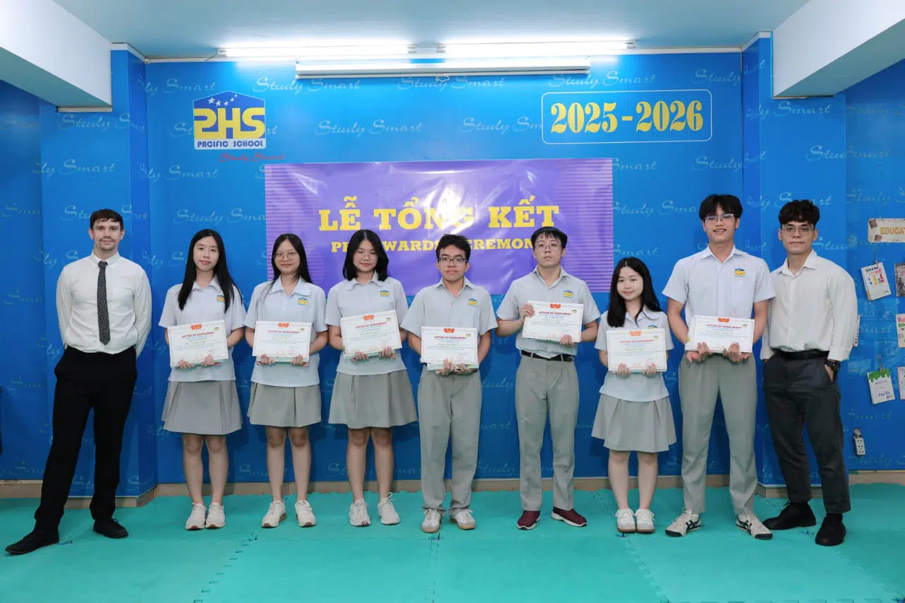 KHI NIỀM VUI NỞ HOA