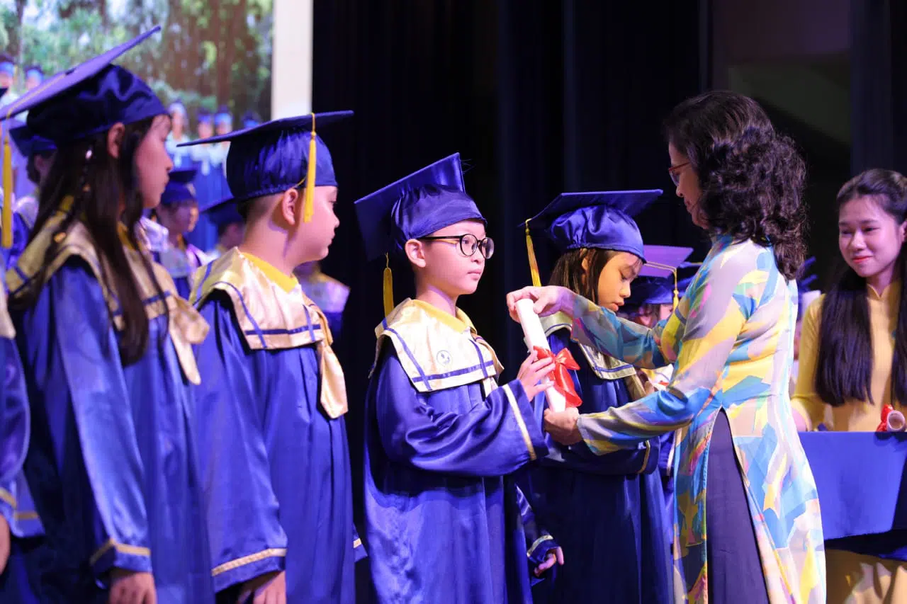 Lễ Tốt nghiệp Tiểu học