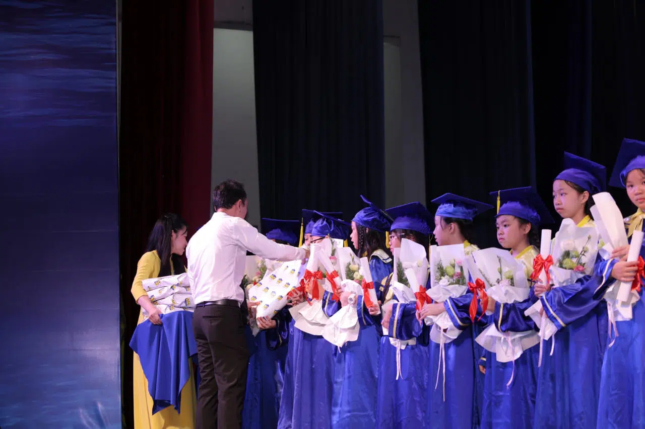 Lễ Tốt nghiệp Tiểu học