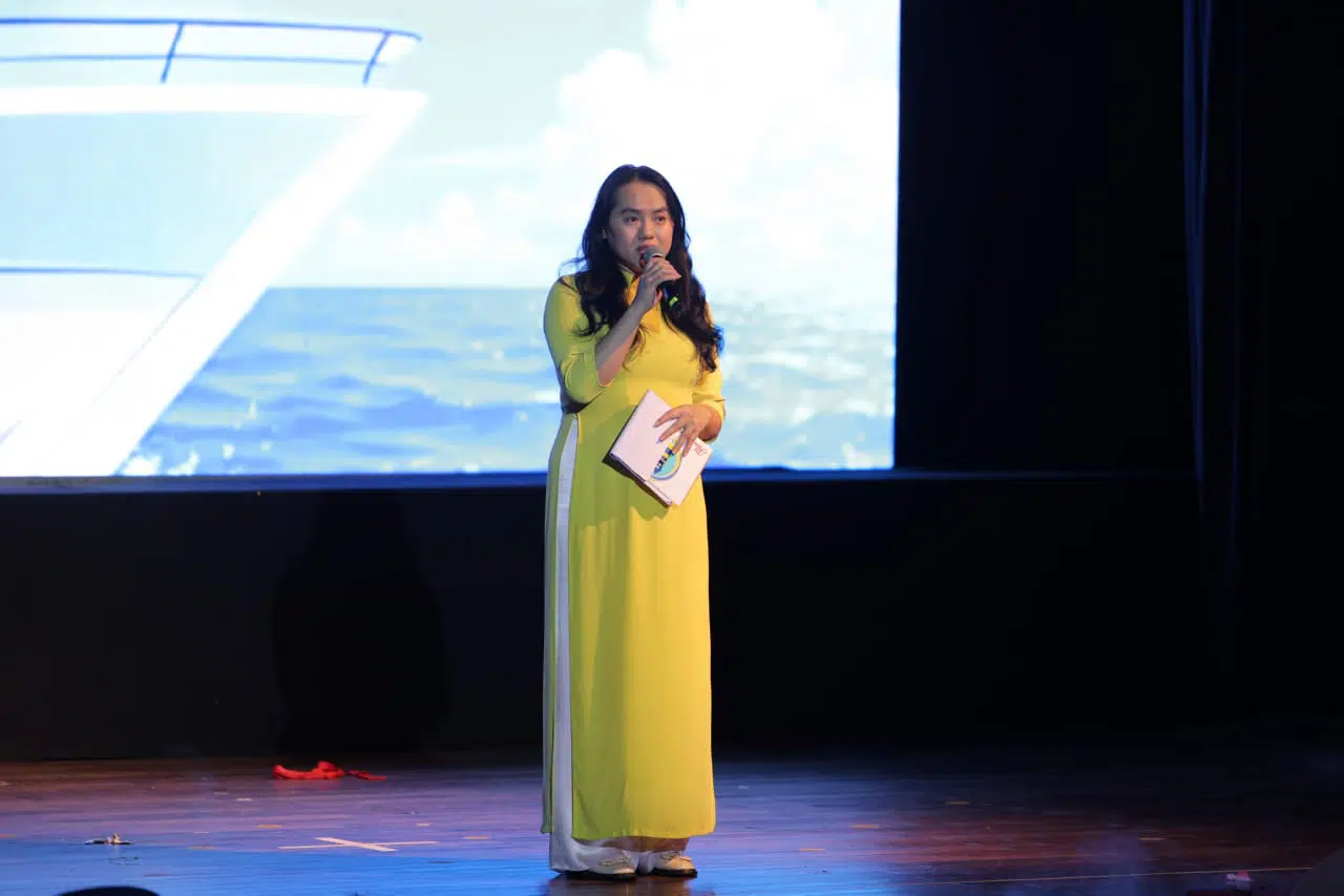 Chạm