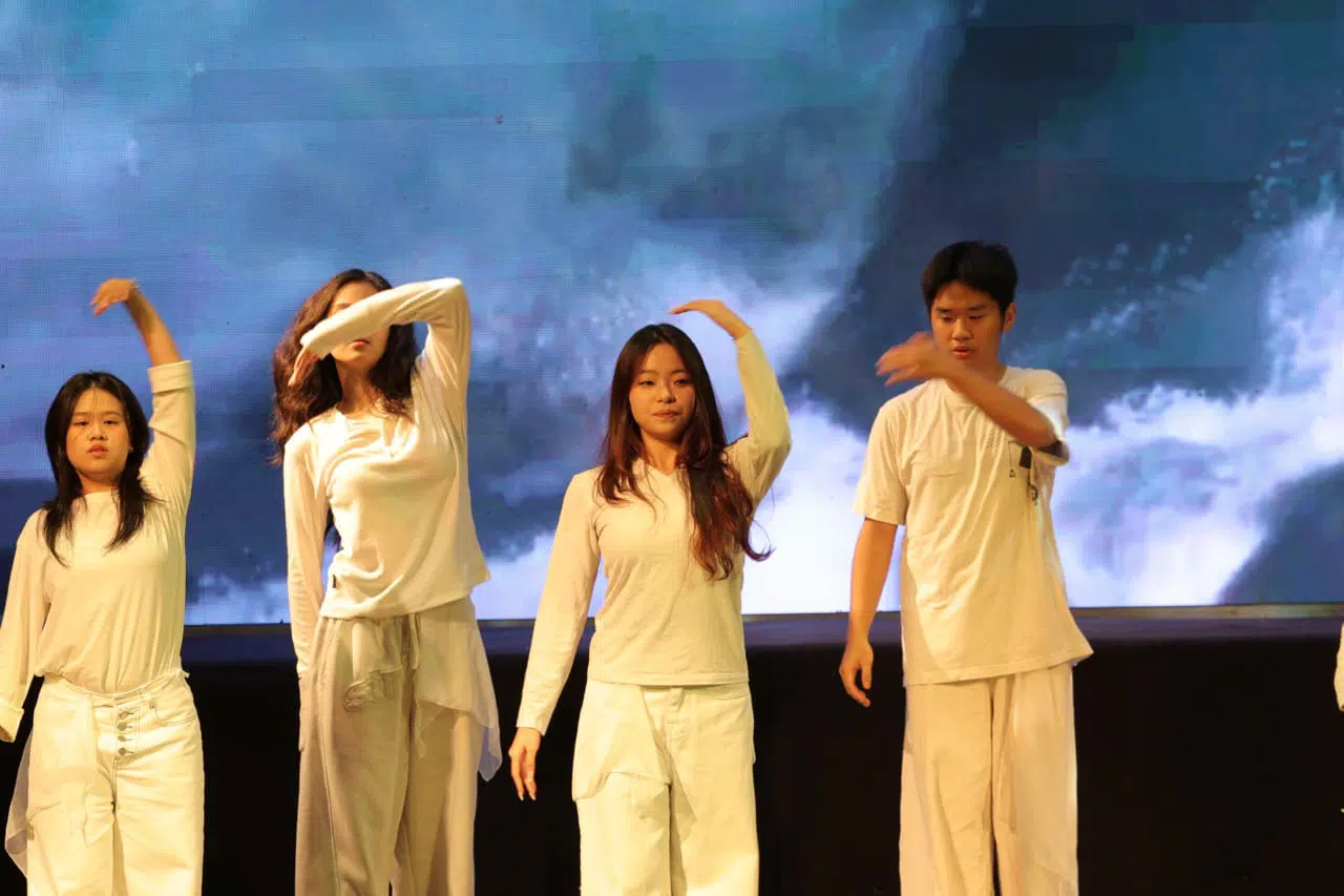 Chạm